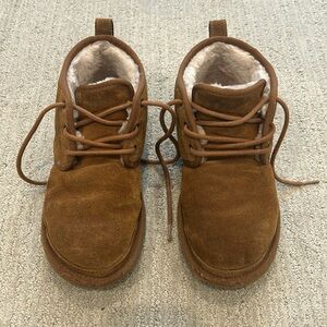 UGG sz 6 Neumel boots